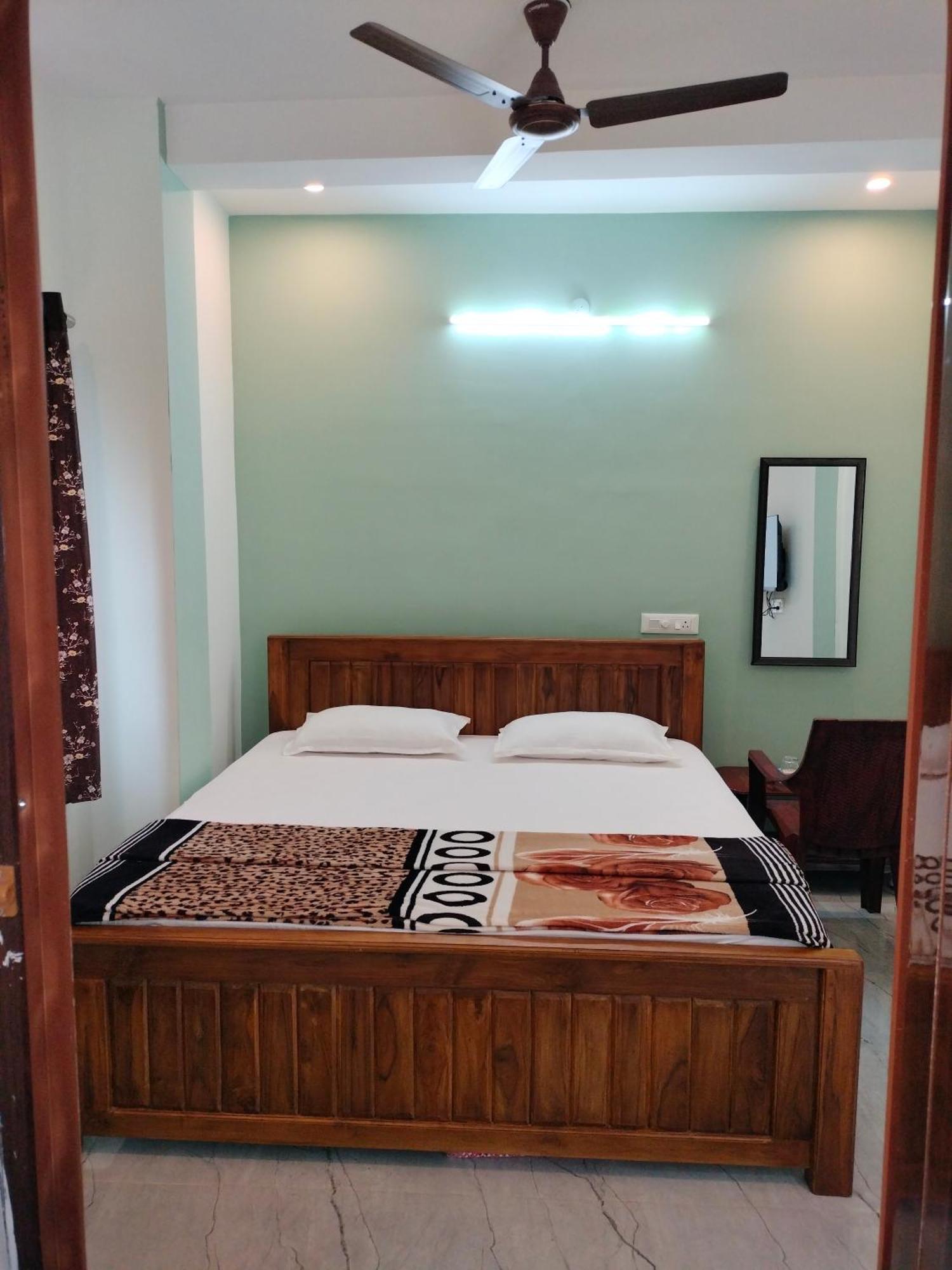 מלון Alāndurai Teja Residency מראה חיצוני תמונה