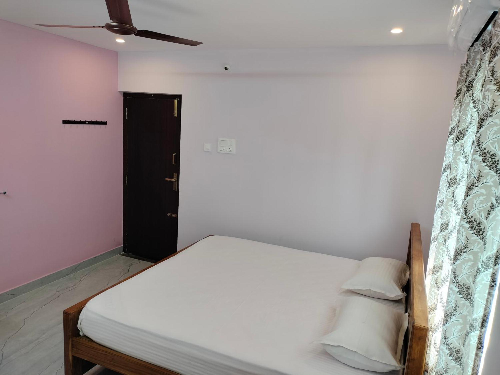 מלון Alāndurai Teja Residency מראה חיצוני תמונה