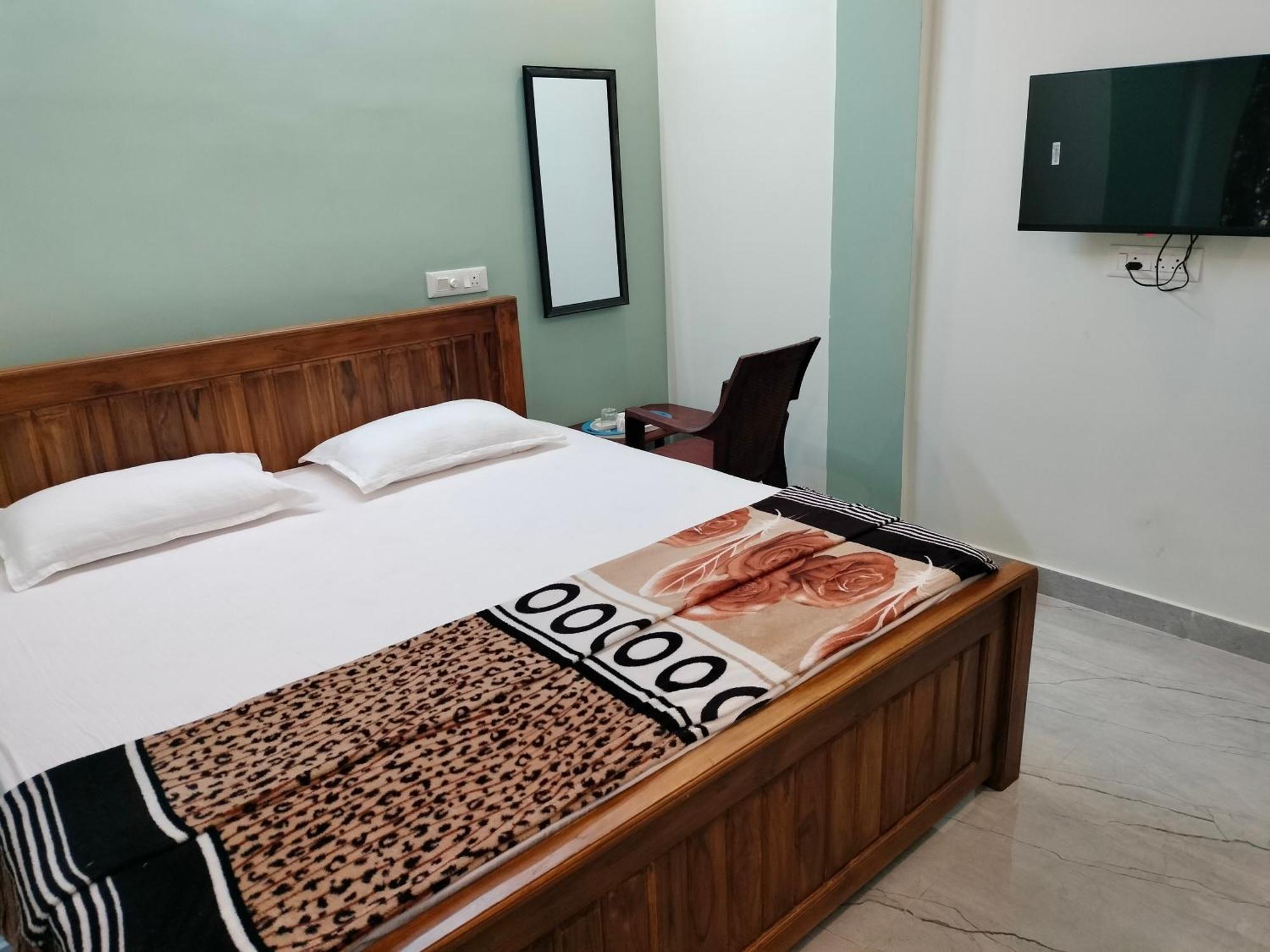 מלון Alāndurai Teja Residency מראה חיצוני תמונה